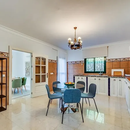 All About Casa Roca