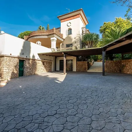 All About Casa Roca